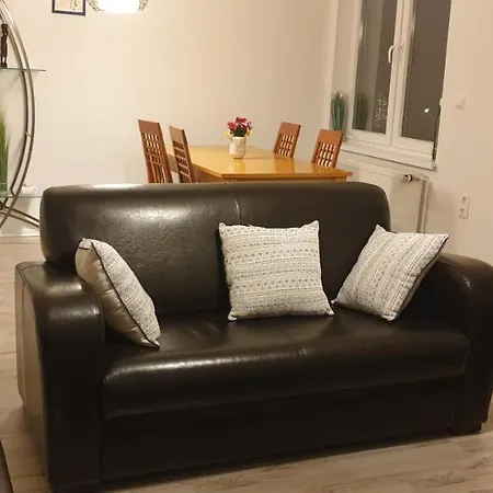 Zwei Etagen Im Grünen * Berlin