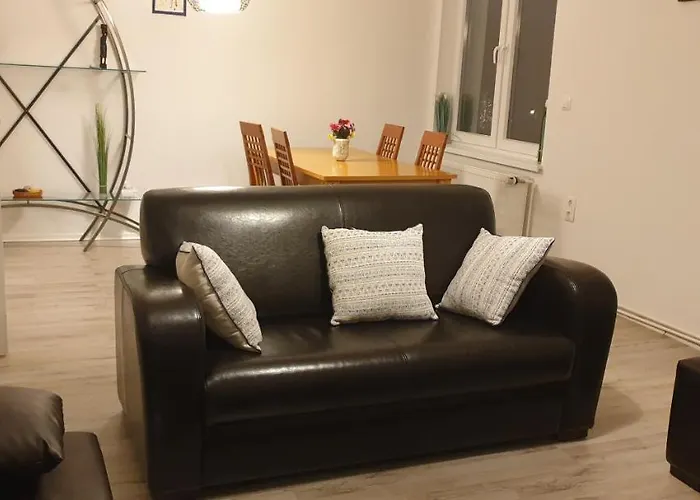 Zwei Etagen Im Grünen * Berlín